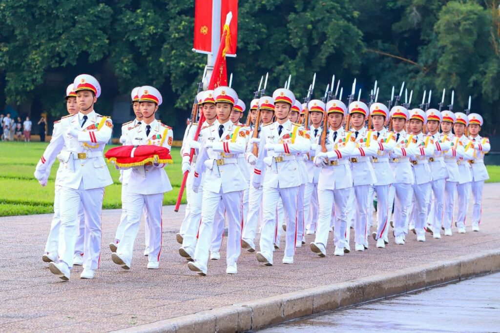 巴亭广场升旗仪式