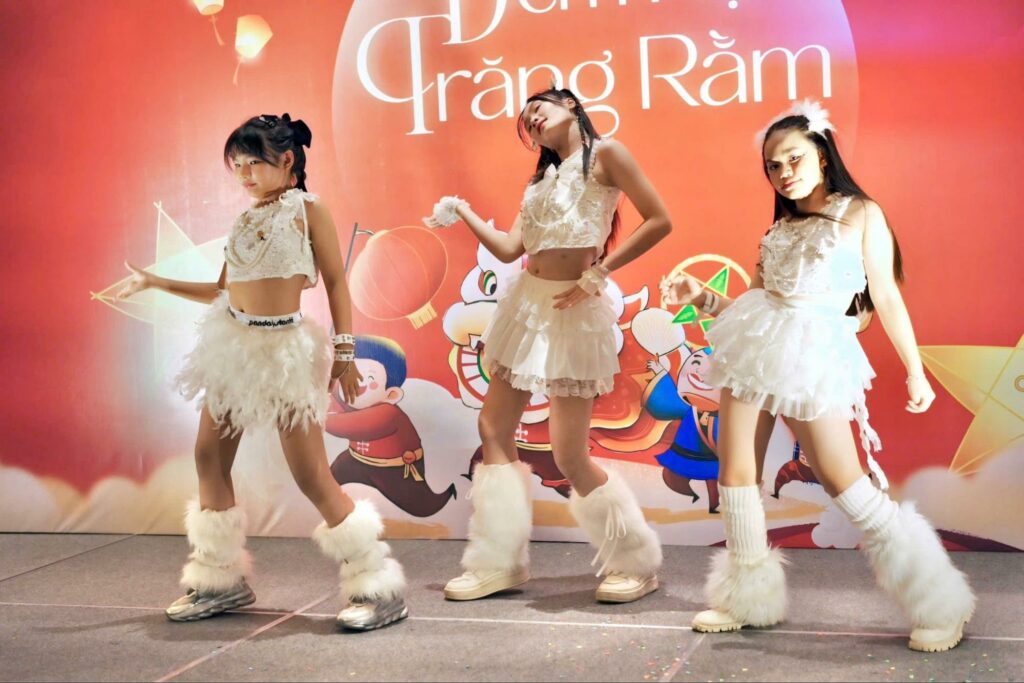 children activity on Mid-Autumn at Hanoi Daewoo Hotel