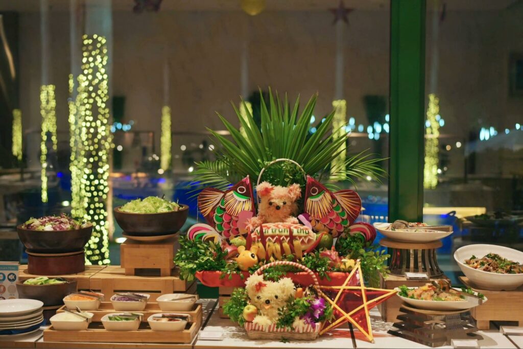 enjoy family dinner at hanoi daewoo hotel